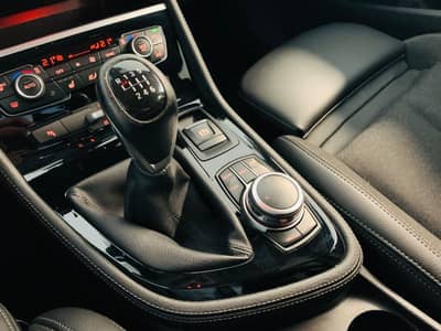 BMW 218 AT°SPORT-LINE°AMBIENT°SOUND°NAVI°SHZ°PDC°1Hd — slika 19
