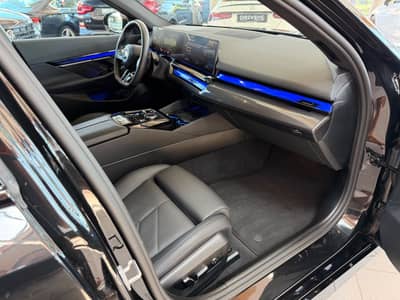 BMW 540 Lim. d xDrive M Sport Pro Iconic Glow 21ZOLL — slika 16