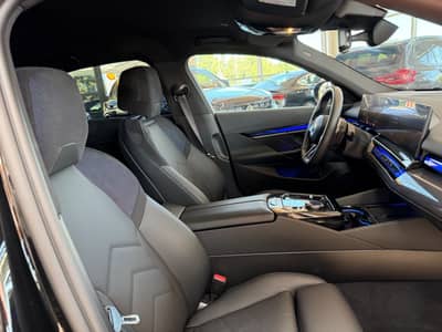 BMW 540 Lim. d xDrive M Sport Pro Iconic Glow 21ZOLL — slika 17