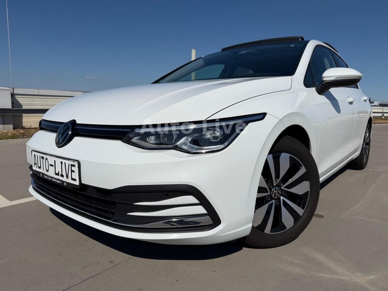 Volkswagen Golf 8 2.0 TDI MOVE*DSG*VIRT*PAN*LED*HEAD-UP!!!! — slika 1