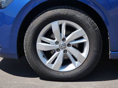 Volkswagen Polo 1.0 Comfortline Klimaaut SHZ Einparkhilfe — slika 23