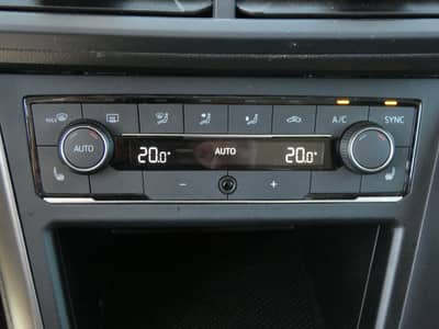 Volkswagen Polo 1.0 Comfortline Klimaaut SHZ Einparkhilfe — slika 16