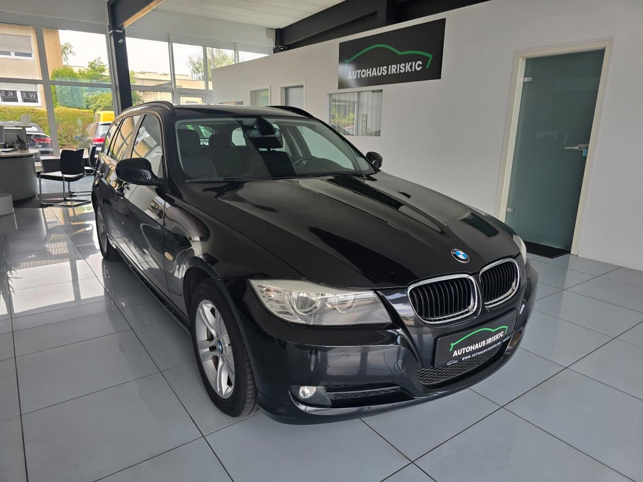 BMW 320D Touring"Navi"Panorama"SHZ"Facelift" — slika 1