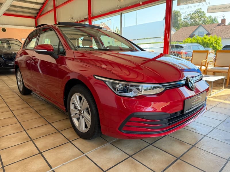 Volkswagen Golf VIII 1.5 TSI Life PANO MATRIX STANDHEIZUNG