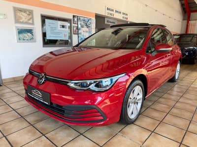 Volkswagen Golf VIII 1.5 TSI Life PANO MATRIX STANDHEIZUNG — slika 2