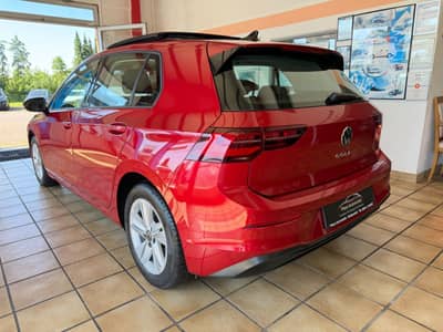 Volkswagen Golf VIII 1.5 TSI Life PANO MATRIX STANDHEIZUNG — slika 15