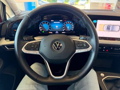 Volkswagen Golf VIII 1.5 TSI Life PANO MATRIX STANDHEIZUNG — slika 6