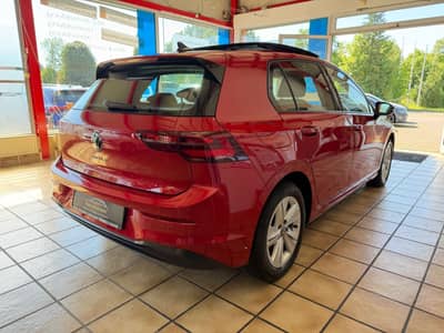 Volkswagen Golf VIII 1.5 TSI Life PANO MATRIX STANDHEIZUNG — slika 14