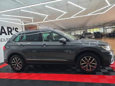 Volkswagen Tiguan Life*1-Hand*Standheizung*LED*Navi*ACC* — slika 6