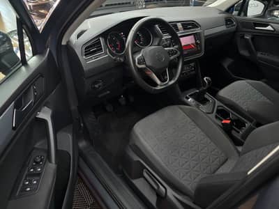 Volkswagen Tiguan Life*1-Hand*Standheizung*LED*Navi*ACC* — slika 8