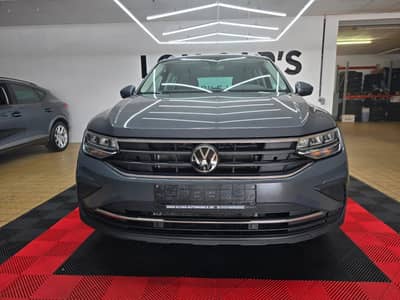 Volkswagen Tiguan Life*1-Hand*Standheizung*LED*Navi*ACC* — slika 2