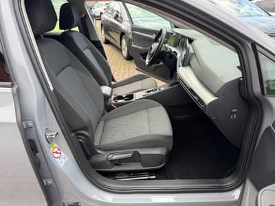Volkswagen Golf VIII 2.0 TDI Move HEADUP PANO ACC — slika 7