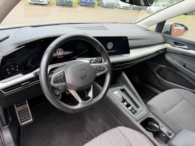 Volkswagen Golf VIII 2.0 TDI Move HEADUP PANO ACC — slika 4