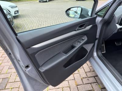 Volkswagen Golf VIII 2.0 TDI Move HEADUP PANO ACC — slika 9