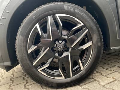 Peugeot 3008 Hybrid 145 GT ACC/Massage/Assistenz/360°/Sh — slika 19