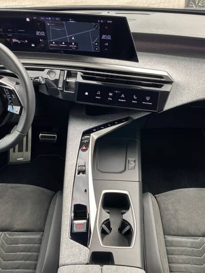 Peugeot 3008 Hybrid 145 GT ACC/Massage/Assistenz/360°/Sh — slika 9