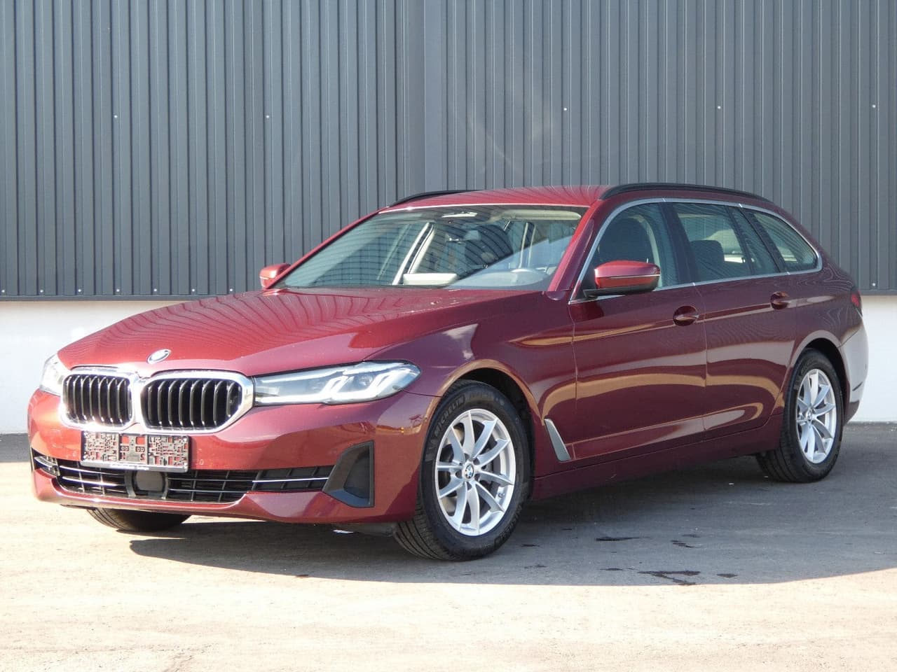 BMW 520d xDrive A.LED Nav LiveCockpit Prof. ACC HiFi — slika 1