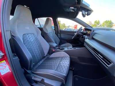 Volkswagen Golf VIII Lim. R-Line eTSI ACC/PDC/LED/Assistenz — slika 8