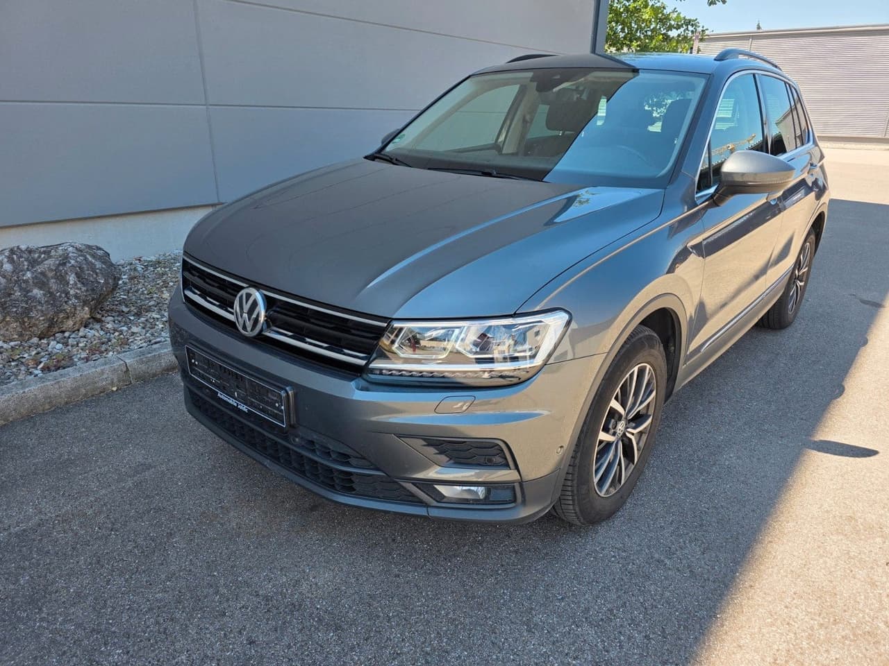 Volkswagen Tiguan 2.0 TDI SCR DSG 4MOTION Comfortline — slika 1