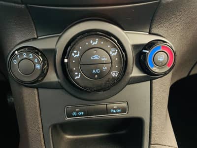 Ford Fiesta Sync Edition°PDC°Standheizung°BT°1.Hd° — slika 17