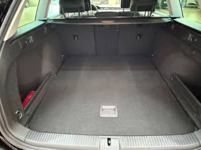 Volkswagen Passat Variant Business/Navi/LED/Kamera/Erster H — slika 18