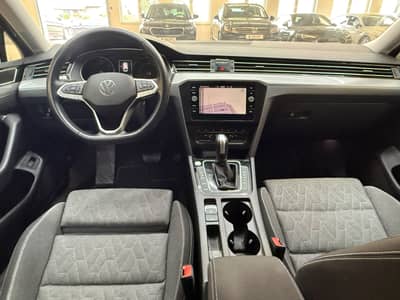 Volkswagen Passat Variant Business/Navi/LED/Kamera/Erster H — slika 13