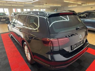 Volkswagen Passat Variant Business/Navi/LED/Kamera/Erster H — slika 10