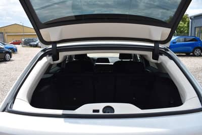 BMW 520d Touring Head Up/Anhänger/Driving Assist — slika 22