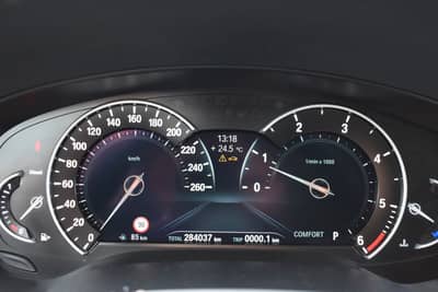 BMW 520d Touring Head Up/Anhänger/Driving Assist — slika 33