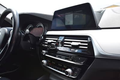 BMW 520d Touring Head Up/Anhänger/Driving Assist — slika 16