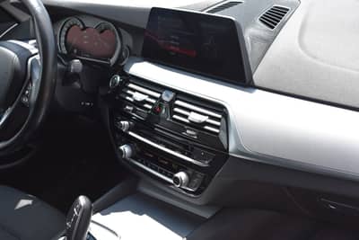 BMW 520d Touring Head Up/Anhänger/Driving Assist — slika 15