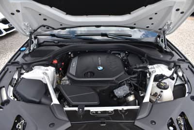 BMW 520d Touring Head Up/Anhänger/Driving Assist — slika 35