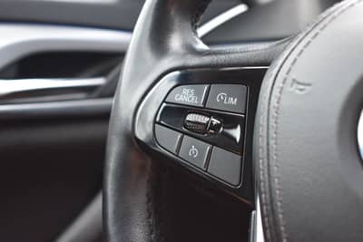 BMW 520d Touring Head Up/Anhänger/Driving Assist — slika 31