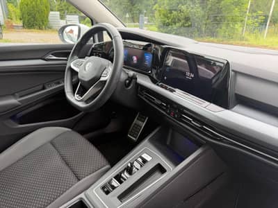 Volkswagen Golf VIII 2.0 TDI Active PANO KAMERA HEADUP AHK — slika 4