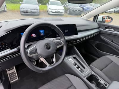 Volkswagen Golf VIII 2.0 TDI Active PANO KAMERA HEADUP AHK — slika 7