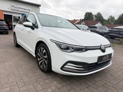 Volkswagen Golf VIII 2.0 TDI Active PANO KAMERA HEADUP AHK — slika 1