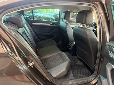 Volkswagen Passat Lim. Highline 2.0TDI LED 360KAM ACC — slika 25