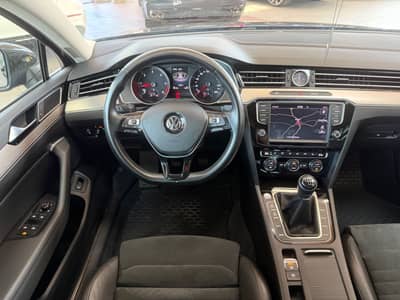 Volkswagen Passat Lim. Highline 2.0TDI LED 360KAM ACC — slika 11