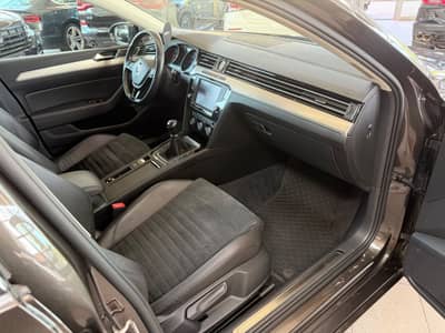 Volkswagen Passat Lim. Highline 2.0TDI LED 360KAM ACC — slika 16