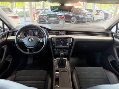 Volkswagen Passat Lim. Highline 2.0TDI LED 360KAM ACC — slika 12
