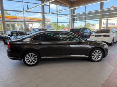 Volkswagen Passat Lim. Highline 2.0TDI LED 360KAM ACC — slika 5