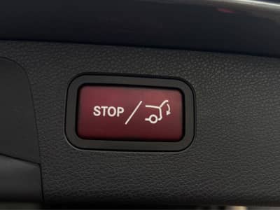 Mercedes-Benz E 220d T AMG Line*Wide*Night*Kamera*App*Ambi*LED — slika 17