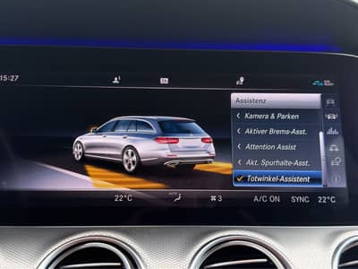 Mercedes-Benz E 220d T AMG Line*Wide*Night*Kamera*App*Ambi*LED — slika 22