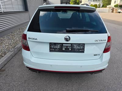 Skoda Octavia 2.0 TDI RS Combi — slika 15