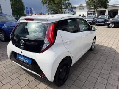 Toyota Aygo AYGO x-play — slika 7