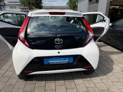 Toyota Aygo AYGO x-play — slika 10