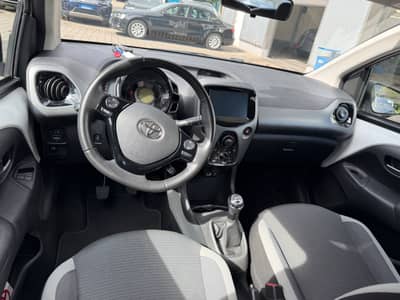 Toyota Aygo AYGO x-play — slika 3