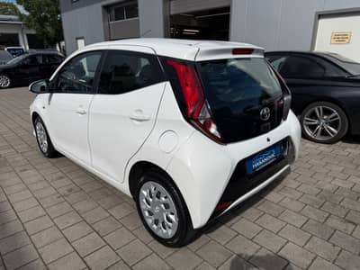 Toyota Aygo AYGO x-play — slika 2