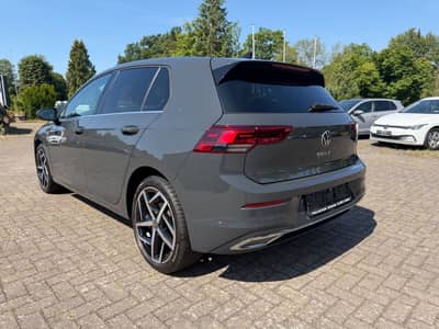 Volkswagen Golf VIII 2.0 TDI Style LED KAMERA ACC — slika 13