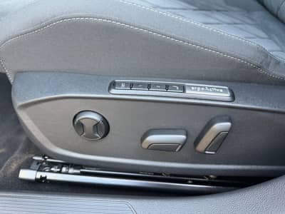 Volkswagen Golf VIII 2.0 TDI Style LED KAMERA ACC — slika 11
